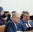 Борис Мельниченко (в центре) пока улыбается, но настроен решительно - Газета Красноярский рабочий
