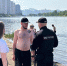 «Одних оштрафовали, другие успели выбежать из воды»: новые облавы прошли на «диких» пляжах в Красноярске - Newslab.Ru