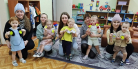 ЮИДовцы и дошкольники «превратили» варежки в «светящиеся» аксессуары - ГИБДД