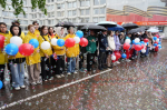 Школьники из Китая стали гостями церемонии поднятия Флага Детства в Красноярске