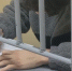 Курьер мошенников забрал у ачинской пенсионерки 920 тысяч рублей, но не успел отдать их заказчикам. Фото: скрин с видео ГУ МВД по Красноярскому краю - Седьмой канал