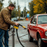 Рост цен всего 0,8 %, а хочется уже поставить машину на прикол: обзор цен на бензин на этой неделе огорчил красноярских автолюбителей. Фото: Shedevrum - Седьмой канал