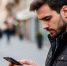 Красноярцы жалуются на «лаги» в работе Telegram и Whatsapp*. Фото: Шедеврум - Седьмой канал