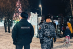 Сотрудники Росгвардии Красноярского края обеспечивают охрану правопорядка в местах проведения праздничных мероприятий