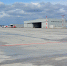 Перрон аэропорта Красноярск и вид на ангар - ДЕЛА.ru
